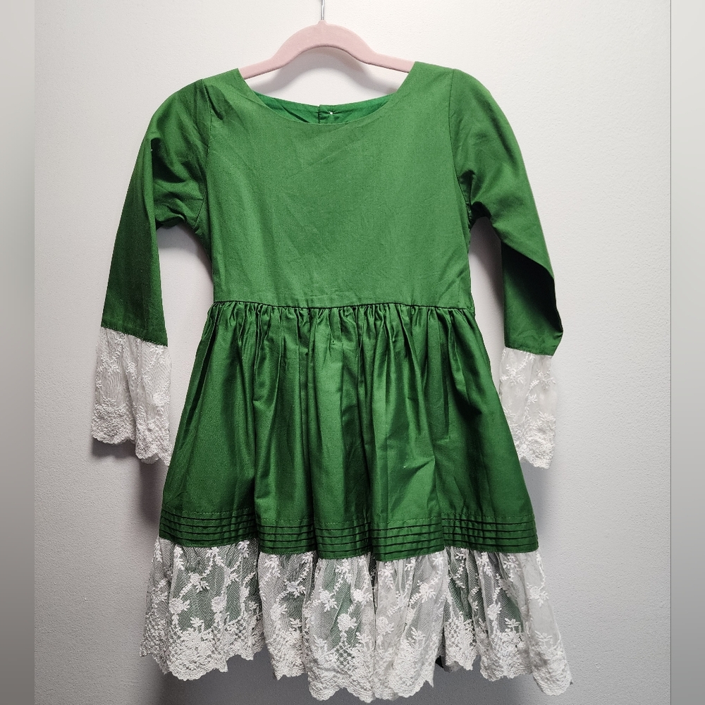 Well Dressed Wolf Green Lace Dress size 6